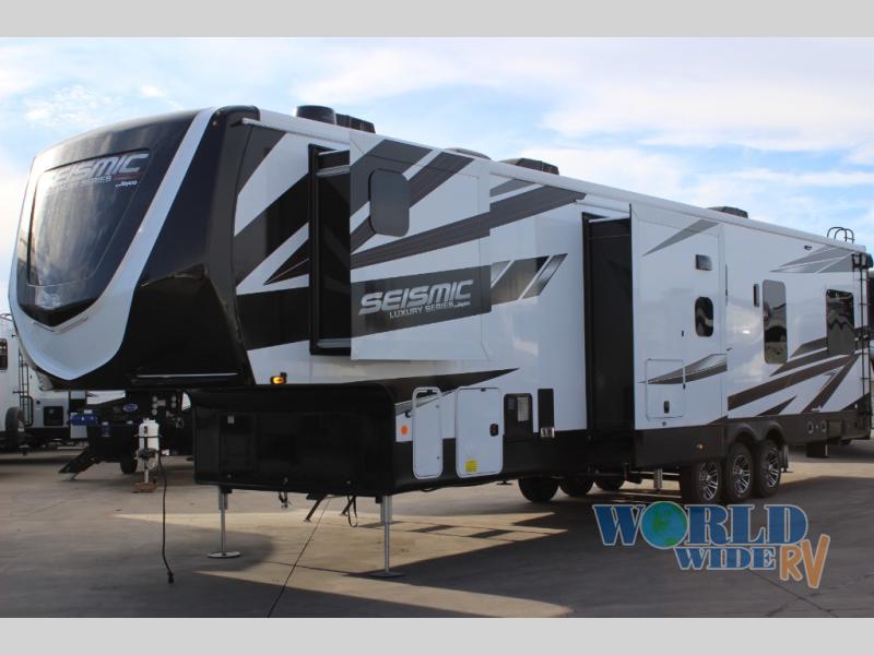 New 2024 Jayco Seismic Luxury Series 3815 Toy Hauler Fifth Wheel at ...