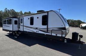 Used 2024 Dutchmen RV Astoria 3313RL Photo