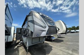 Used 2016 Keystone RV Fuzion 422 Chrome Photo