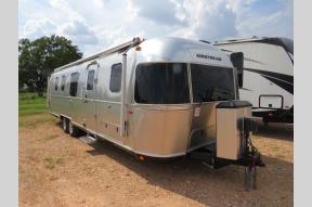 Used 2019 Airstream RV Classic 33FB Twin Photo