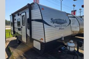 Used 2017 Keystone RV Summerland Mini 1750RD Photo