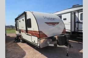 Used 2022 Gulf Stream RV Vintage Cruiser 19ERD Photo