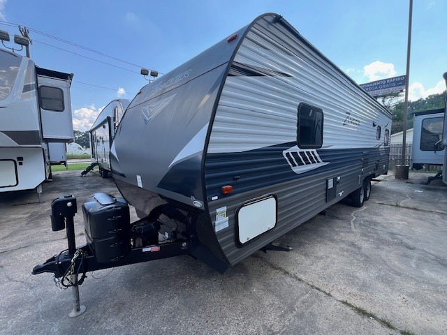 Used 2018 CrossRoads RV Zinger ZR288RR Toy Hauler Travel Trailer