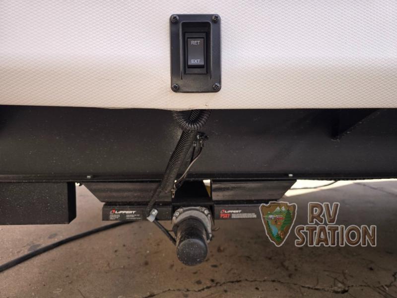 New 2025 CrossRoads RV Zinger ZR320FB Travel Trailer at RV Station