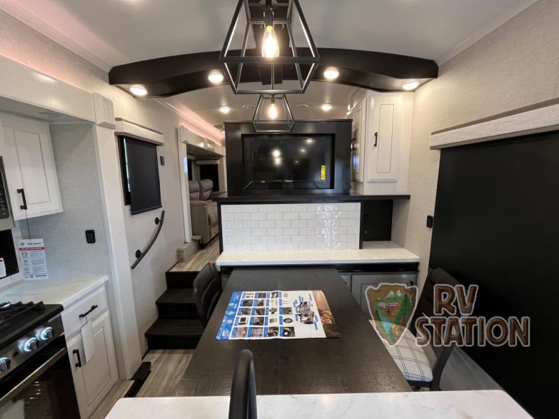 New 2024 Jayco Pinnacle 38FLGS Fifth Wheel at RV Station Group Donna