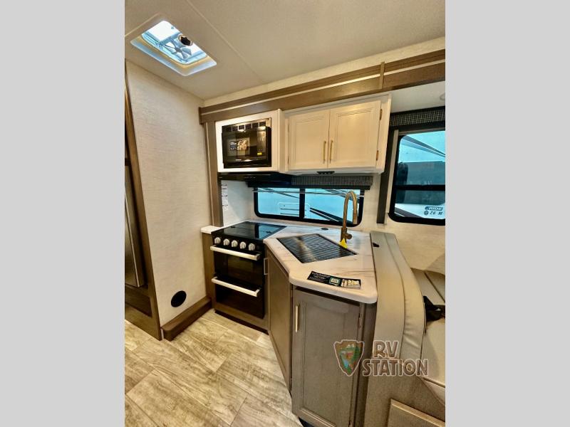 New 2024 Thor Motor Coach Chateau 28z Motor Home Class C At Rv Station 