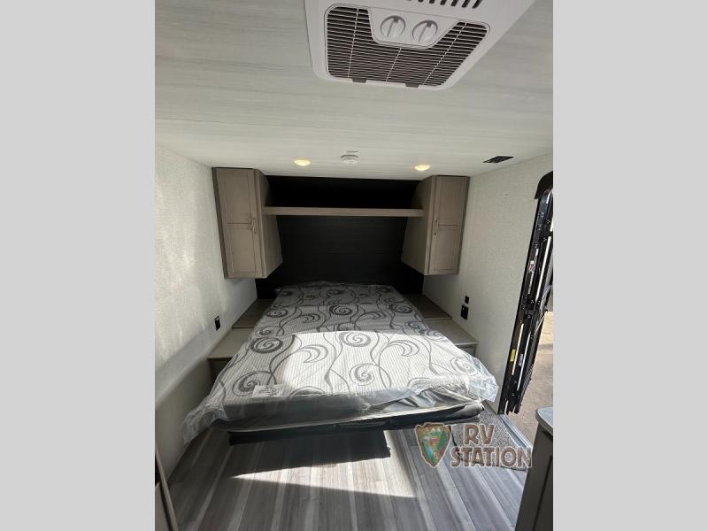 New 2024 Keystone RV Springdale Classic Mini 1810BH Travel Trailer at