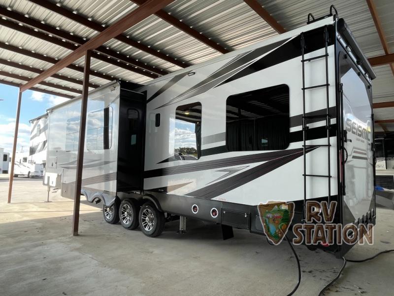 New 2023 Jayco Seismic Luxury Series 4113 Toy Hauler Fifth Wheel at RV ...