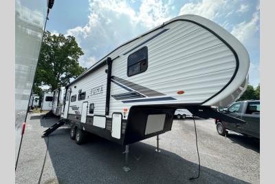 5th Wheel RVs by East To West RV at Wholesale Price