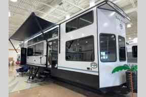 New 2025 Forest River RV Salem Grand Villa 44VIEW Photo