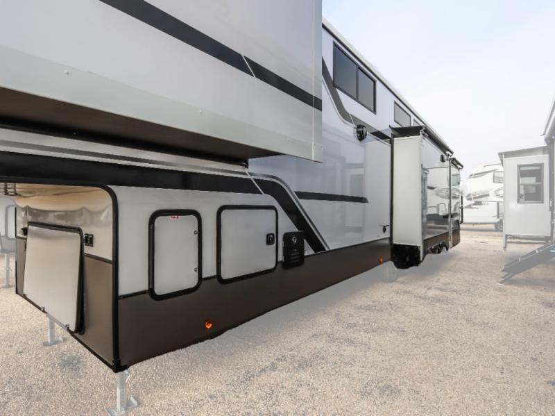 New 2025 Forest River RV Wildwood Heritage Glen ROOST43 Fifth