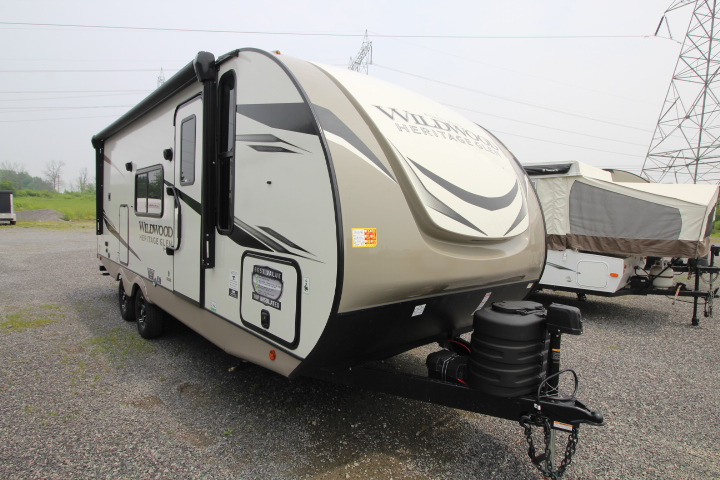 New 2024 Forest River Rv Wildwood Heritage Glen Hyper-lyte 22rkhl 