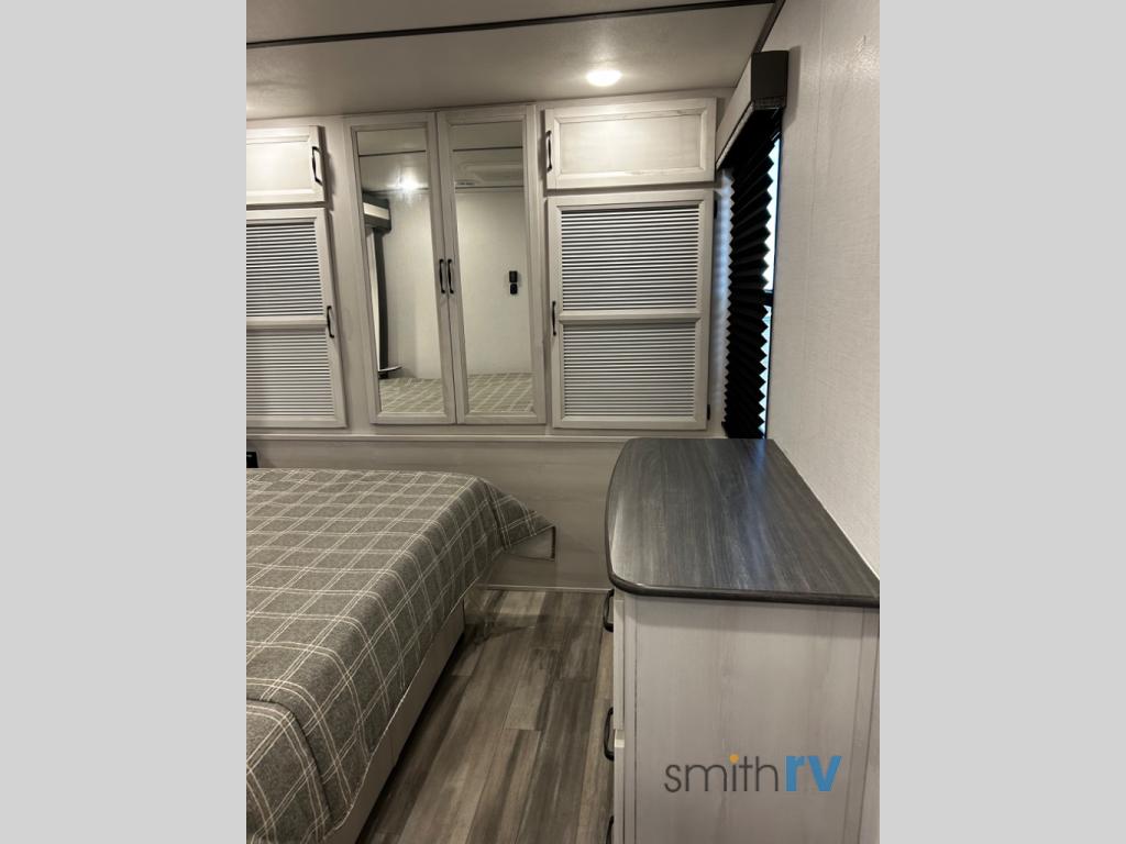 Used 2023 Keystone RV Sprinter Limited 372BHS Travel Trailer at Smith