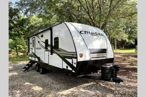 New 2023 CrossRoads RV Cruiser 22RBS  TT Photo