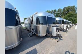 New 2023 Airstream RV Flying Cloud 30RB Twin Photo