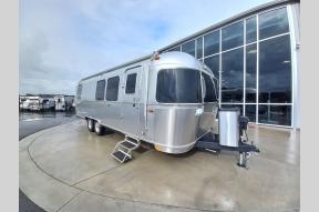 New 2023 Airstream RV Flying Cloud 28RB Photo