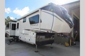 New 2025 Jayco Pinnacle 38KPTS Photo