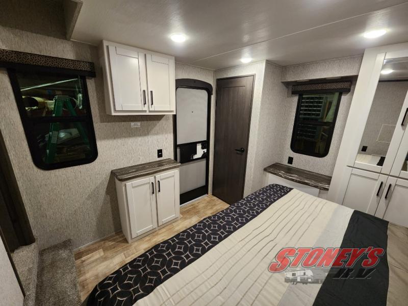 New 2024 CrossRoads Hampton 388FKL Destination Trailer at Stoney's RV