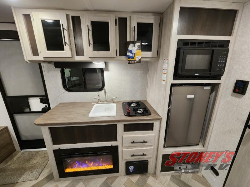 New 2024 CrossRoads Zinger Lite 18BH Travel Trailer at Stoney's RV ...