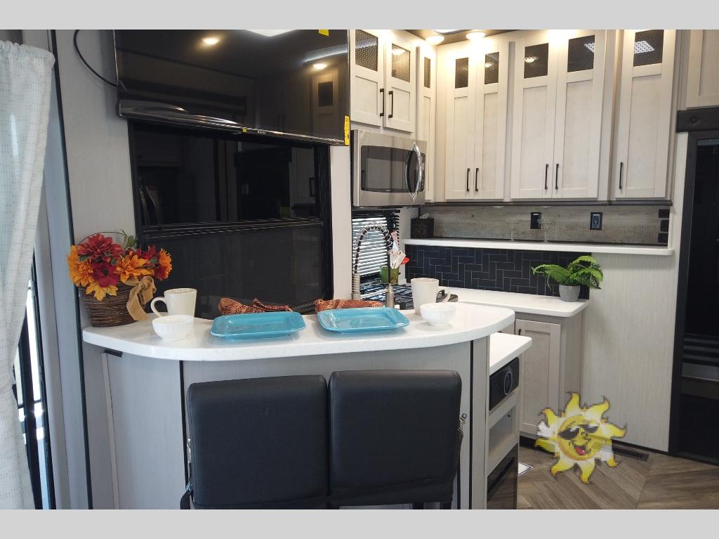 New 2024 Heartland Cyclone 4270 Toy Hauler Fifth Wheel at Sun Camper ...