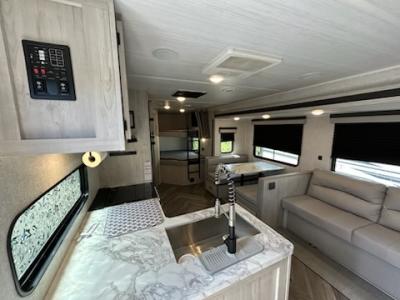 2022 EAST TO WEST Della Terra 271BH
