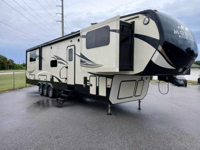 2017 Keystone RV Montana High Country 381TH