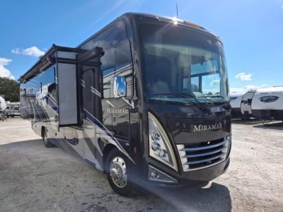 2022 Thor Motor Coach Miramar 35.2