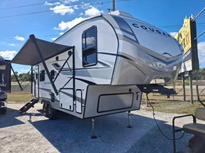 2023 Keystone RV Cougar Half-Ton 24RDS