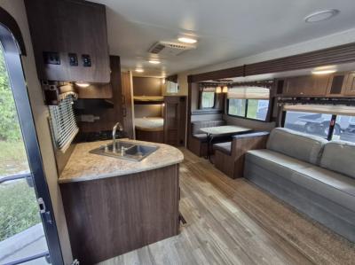 2016 Heartland Pioneer M-270BH