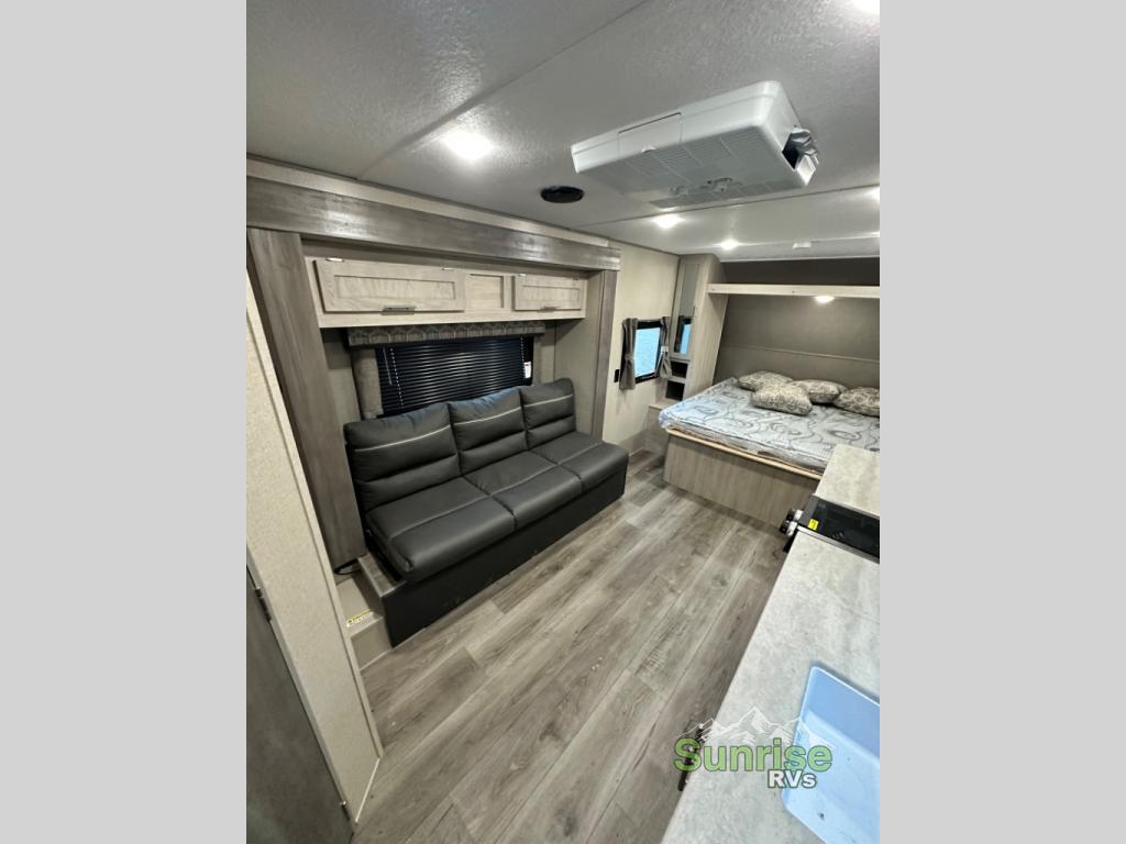 Used 2023 Coachmen RV Catalina Summit Series 7 184FQS Travel Trailer at ...