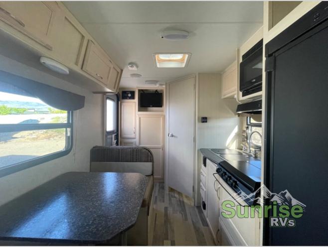 Used 2017 Winnebago Industries Towables Micro Minnie 1706FB Travel ...