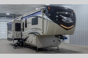 New 2022 Jayco Pinnacle 32RLTS Photo