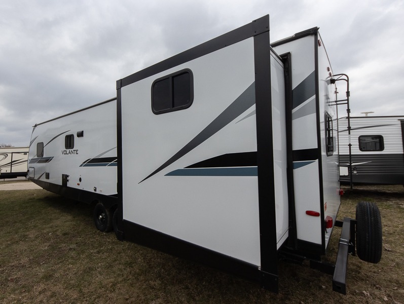 Used 2022 CrossRoads RV Volante 33DB Travel Trailer at Terry Town RV ...