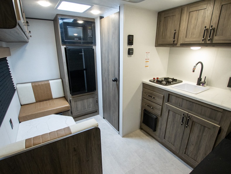 New 2026 CrossRoads RV Zinger Lite 12RD Travel Trailer at Terry