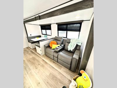 New 2025 COACHMEN 24RB