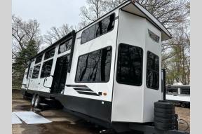 New 2024 Forest River RV Wildwood View 44view Photo