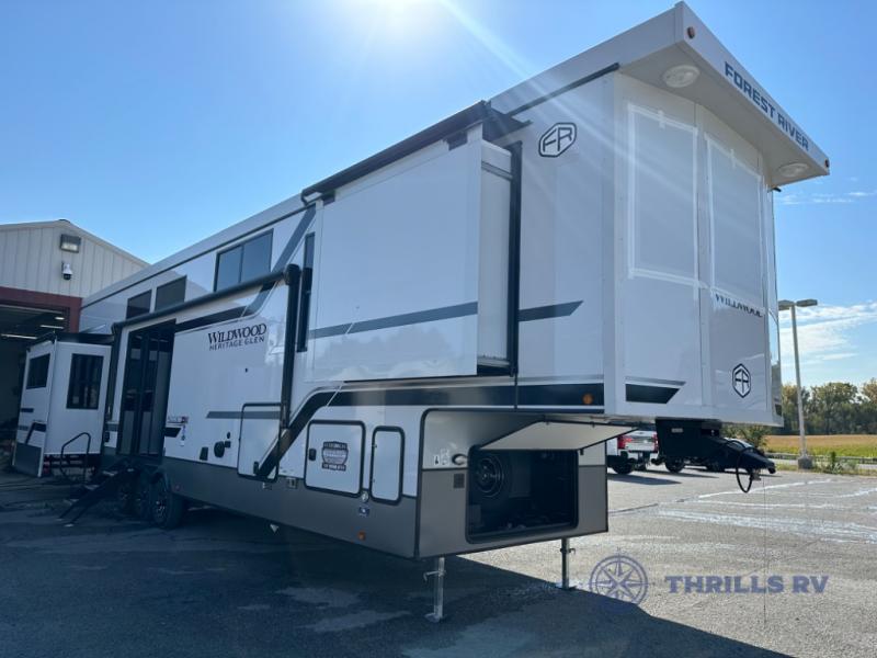 New 2025 Forest River RV Wildwood Heritage Glen ROOST43 Fifth