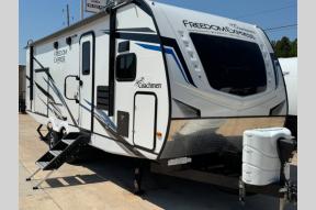 Used 2022 Coachmen RV Freedom Express Ultra Lite 259FKDS Photo