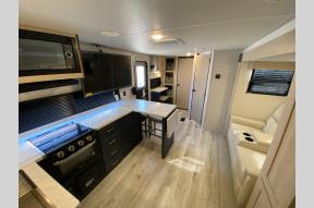 New 2025 Prime Time RV Avenger 25MKO Photo