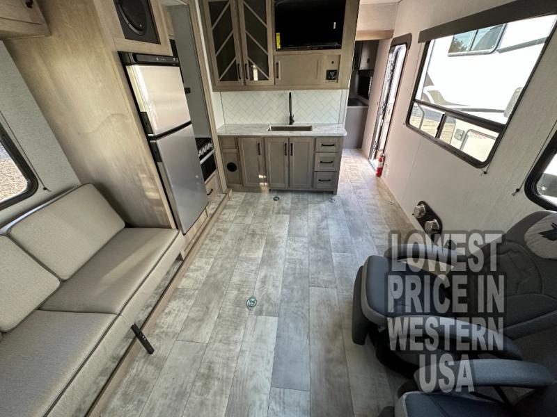 New 2024 Grand Design Momentum GClass 28G Toy Hauler Travel Trailer at