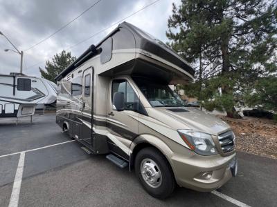 Used 2020 Dynamax isata 3 24FW Photo