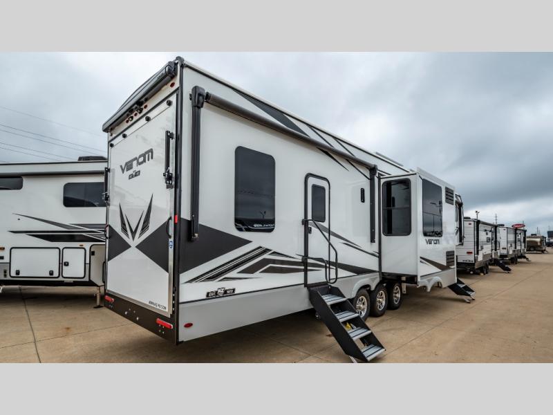 New 2023 KZ Venom 4114TK Toy Hauler Fifth Wheel at Travers St