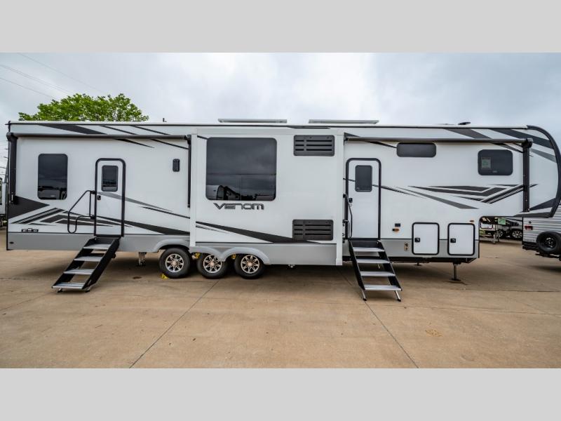 New 2023 KZ Venom 4114TK Toy Hauler Fifth Wheel at Travers St