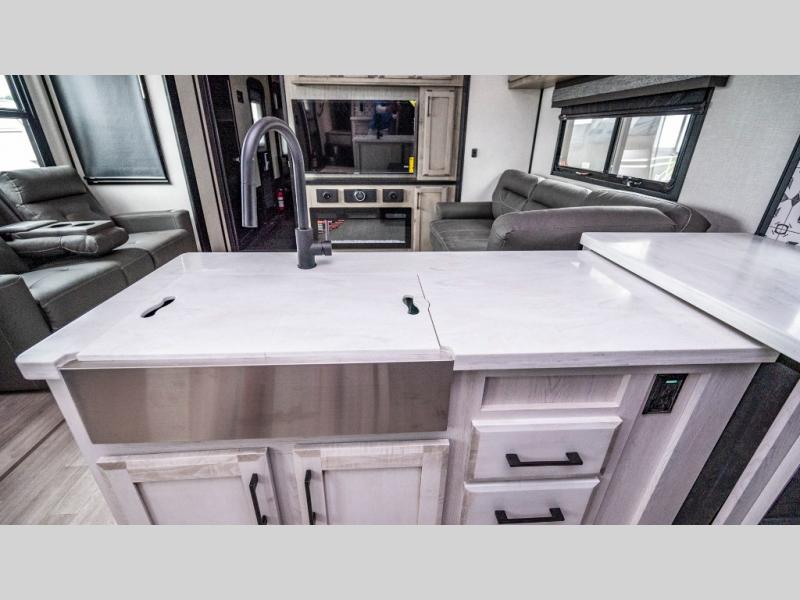 New 2023 KZ Venom 4114TK Toy Hauler Fifth Wheel at Travers St