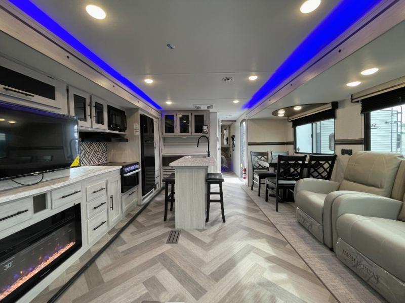 New 2024 CrossRoads RV Zinger ZR292RE Travel Trailer at Triple H