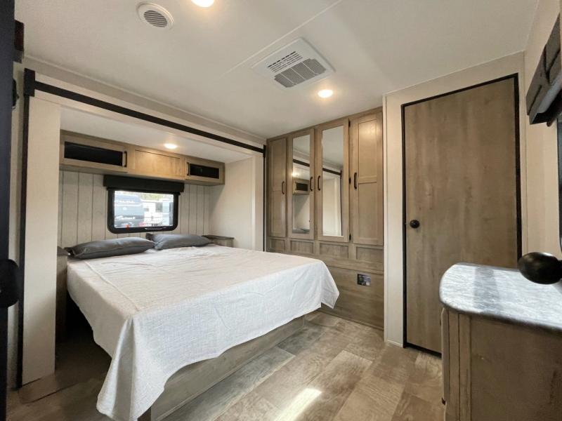 New 2024 Palomino Puma 29BHSQ Travel Trailer at Triple H RVs ...