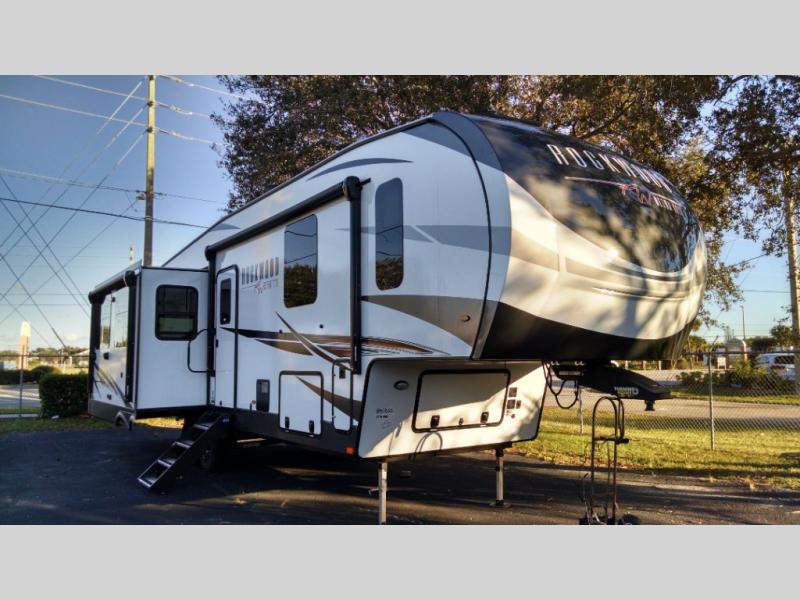 New 2023 Forest River RV Rockwood Ultra Lite 2893BS Photo