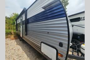 New 2024 Prime Time RV Avenger LT 25BH Photo