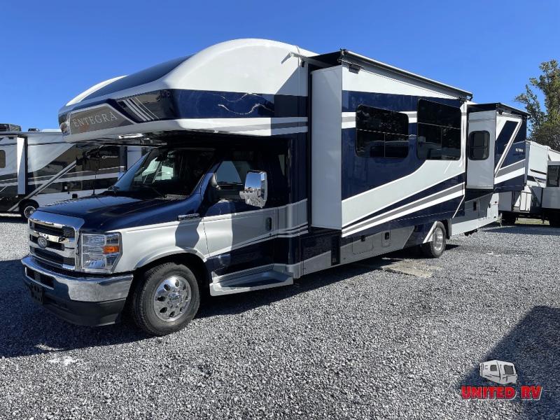 2026 Ford E-450 photo 3