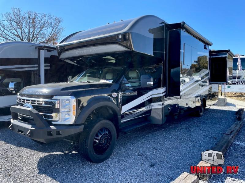 2025 Ford F-600 photo 2